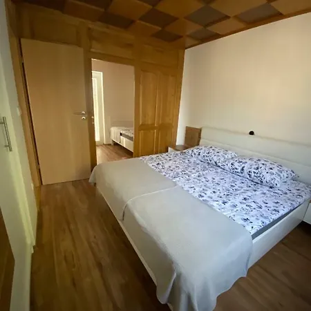 Apartma Vrazic *